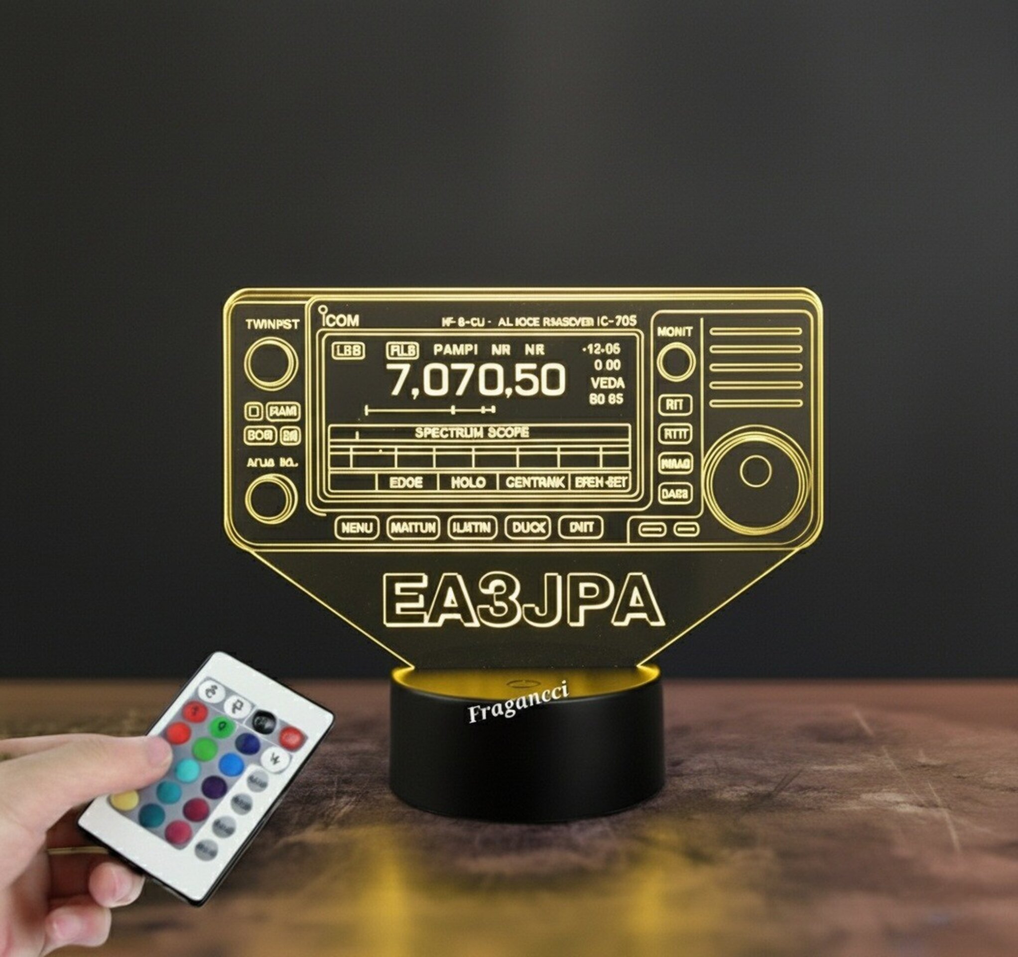 Lampara led 3d Emisora radioaficionado ICOM IC 705 personalizada con indicativo. - 5