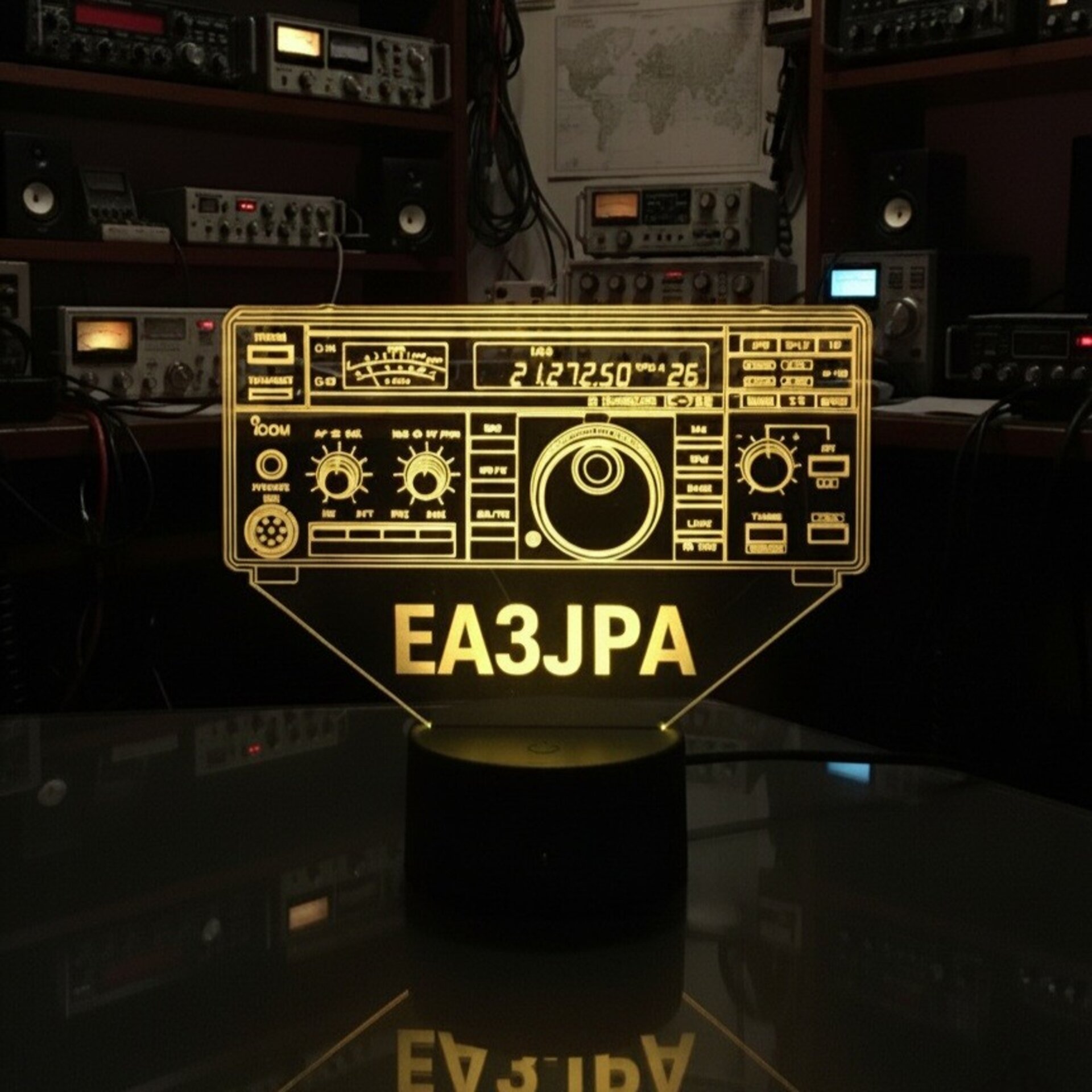 Lampara led 3d Emisora radioaficionado ICOM 725 personalizada con indicativo - 3